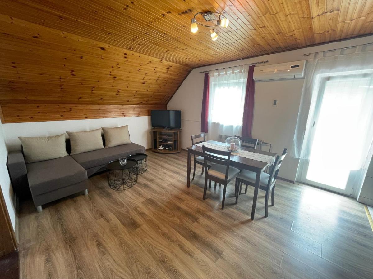 Apartments With A Parking Space Smoljanac, Plitvice - 12345 Exterior photo